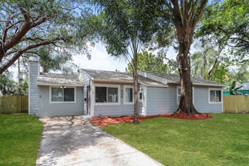 624 75th St N St Petersburg, FL 33710